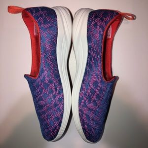 Womens Vionic 331 Hydra Blue Slip On Comfort Shoes Sneakers Size 8 EUC